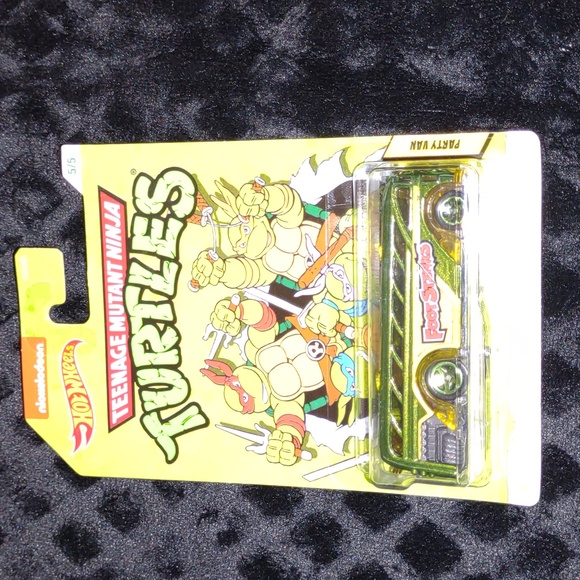 Hot Wheels Other - Nickelodeon Hot Wheels teenage mutant Ninja turtles surfin school bus
